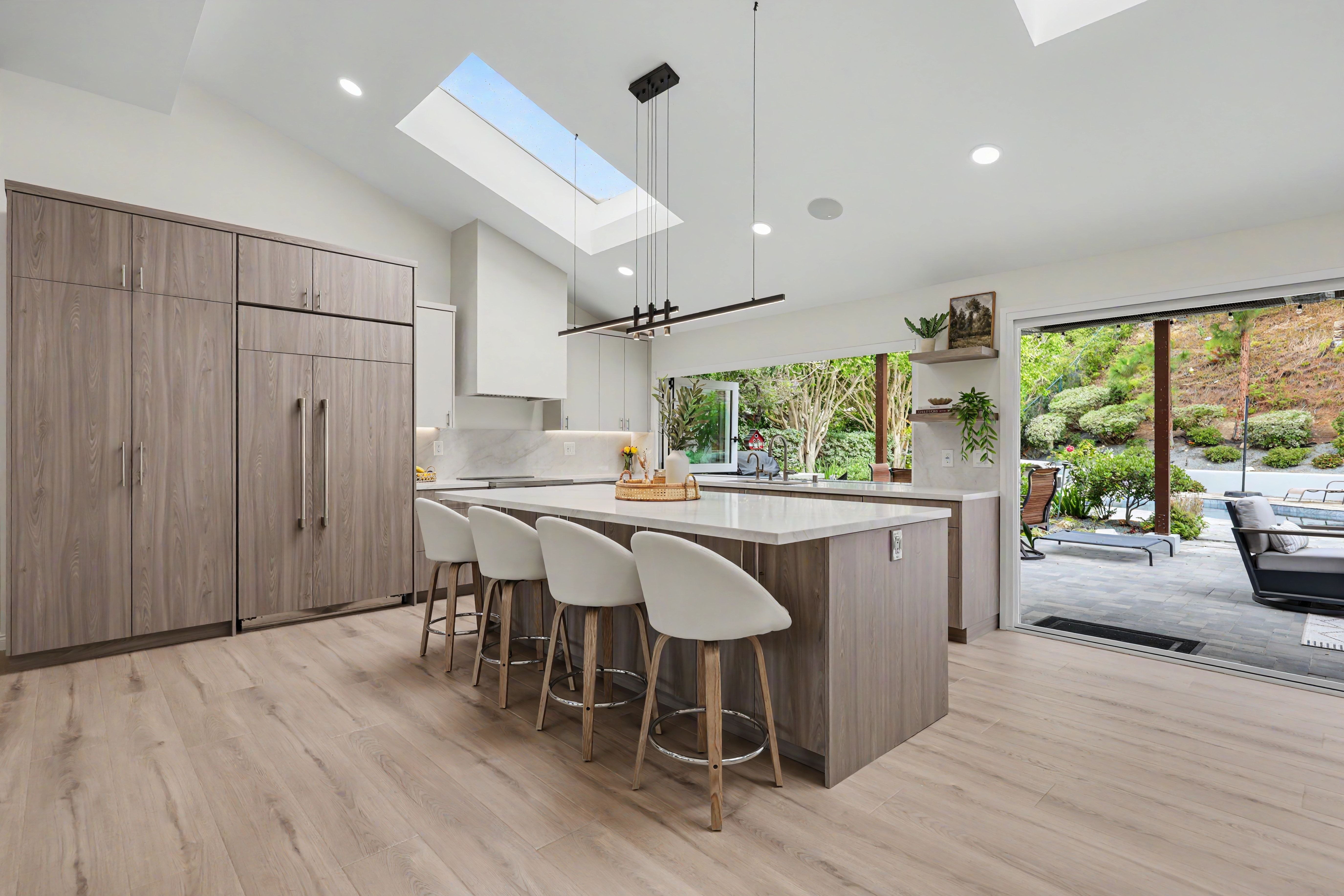 Indoor / Outdoor Living